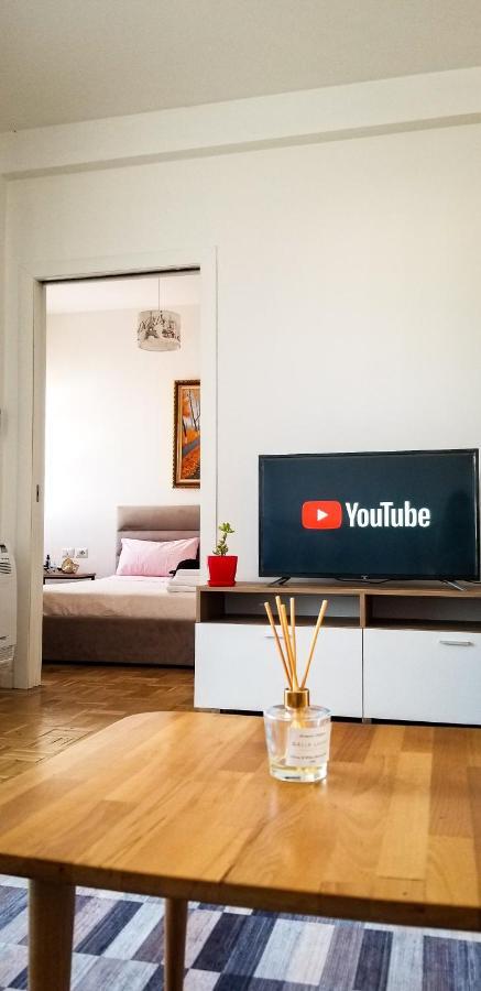 City Center Cute And Comfy Apartment - Ajia Apartments Тирана Екстер'єр фото