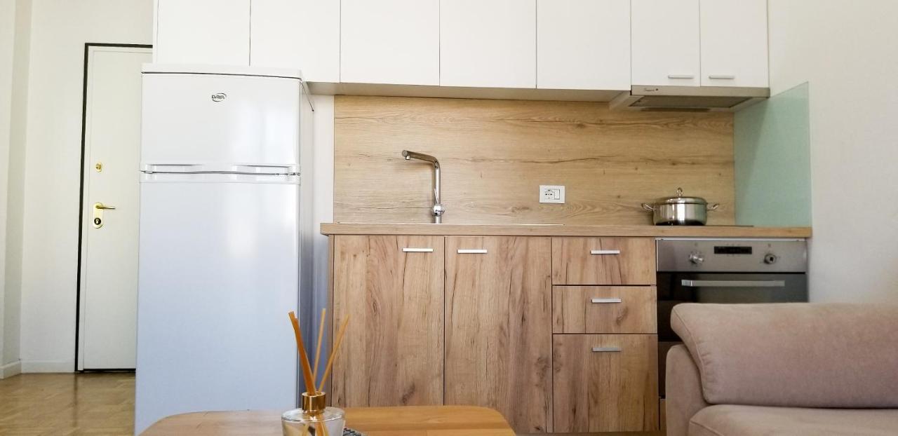 City Center Cute And Comfy Apartment - Ajia Apartments Тирана Екстер'єр фото