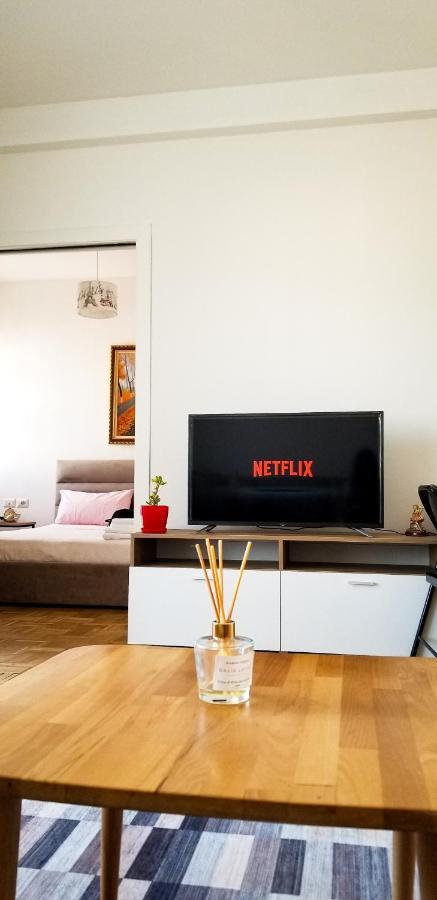 City Center Cute And Comfy Apartment - Ajia Apartments Тирана Екстер'єр фото